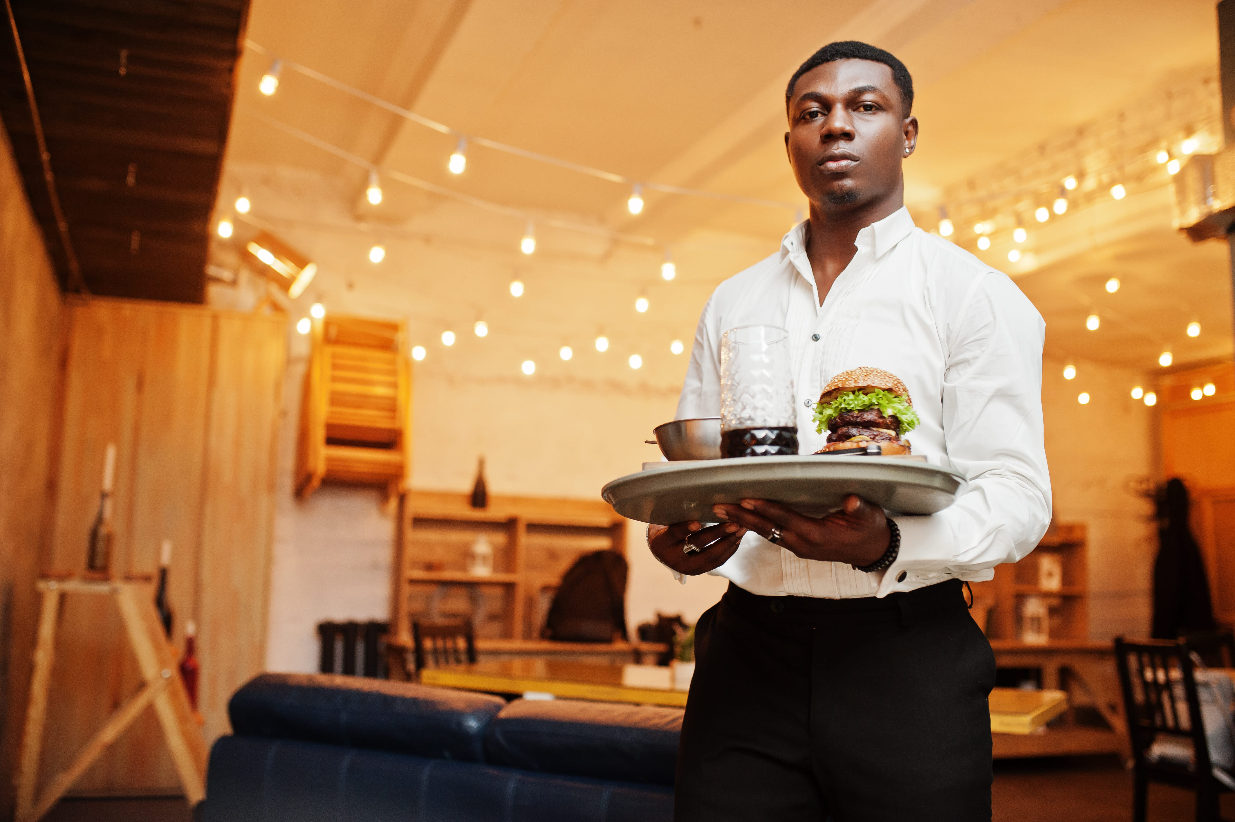 Service attentionné au restaurant Le Manguier, Conakry